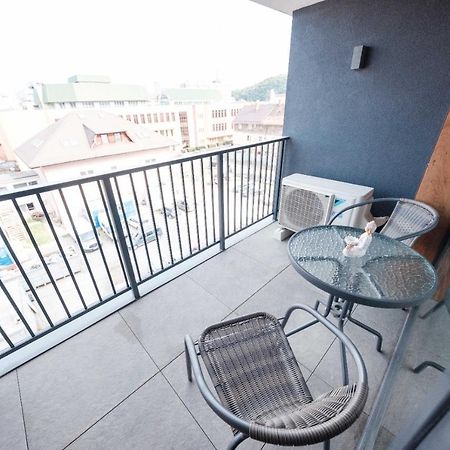 Brand New Luxury Apartment In The Heart Of Brassó Kültér fotó