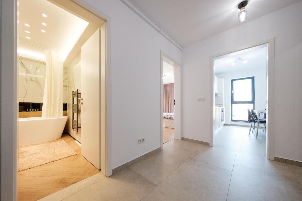 Brand New Luxury Apartment In The Heart Of Brassó Kültér fotó