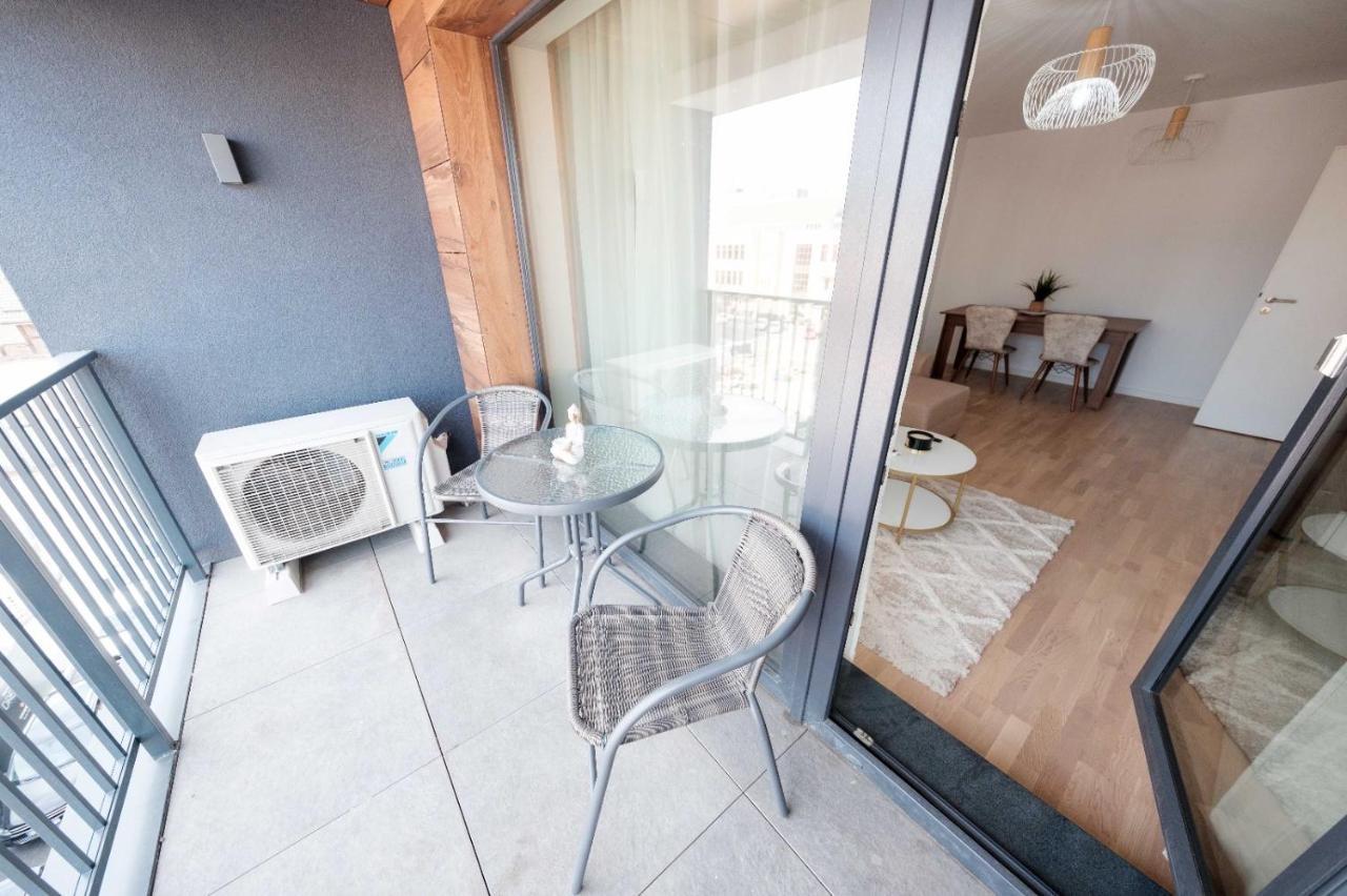 Brand New Luxury Apartment In The Heart Of Brassó Kültér fotó